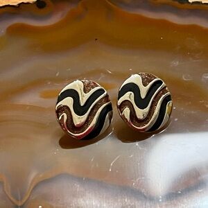 Elegant Black and silver Wave Earrings